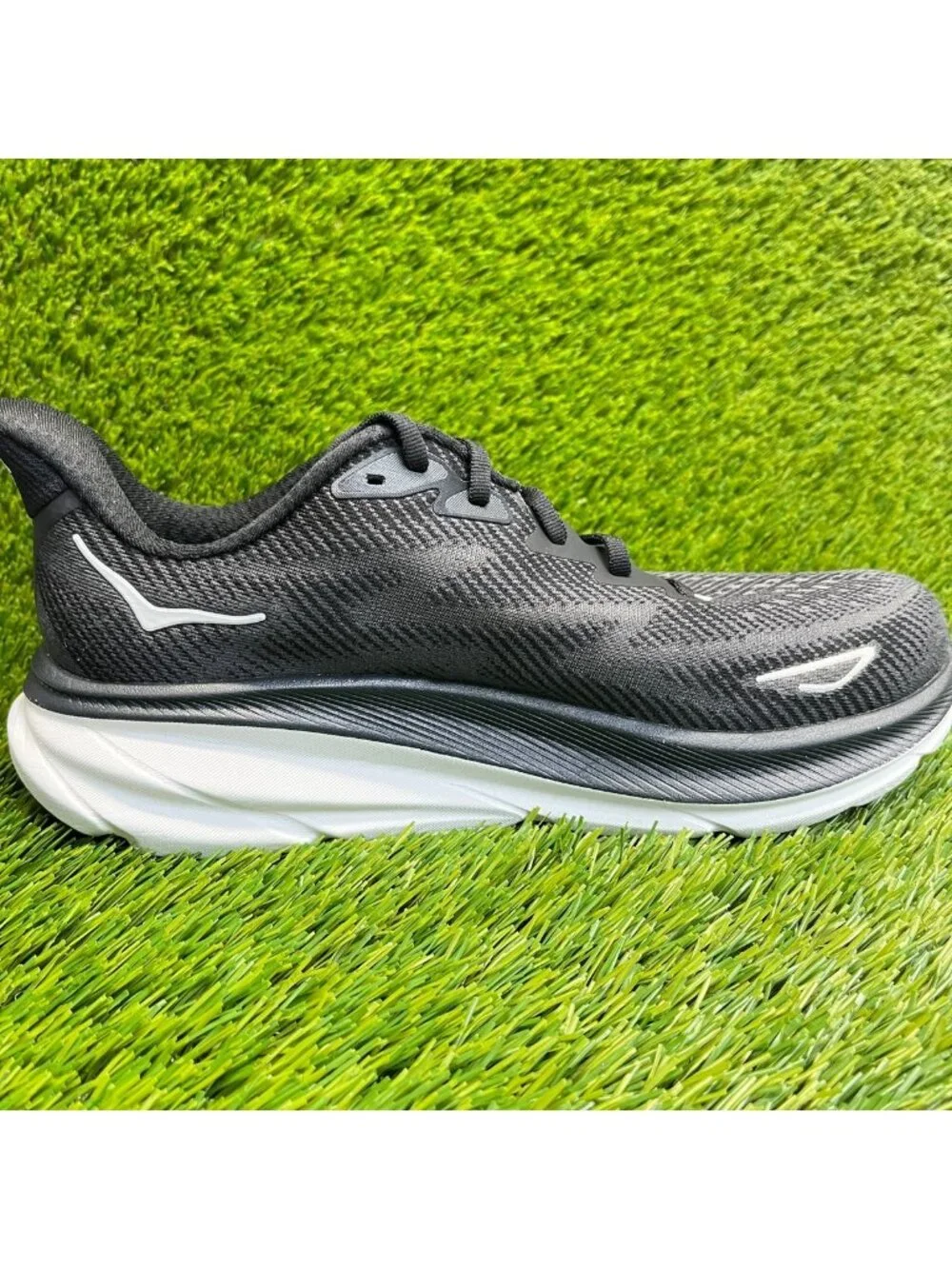 Hoka One One Clifton 9 Womens Size 9D Black Athletic Running Shoes Sneakers